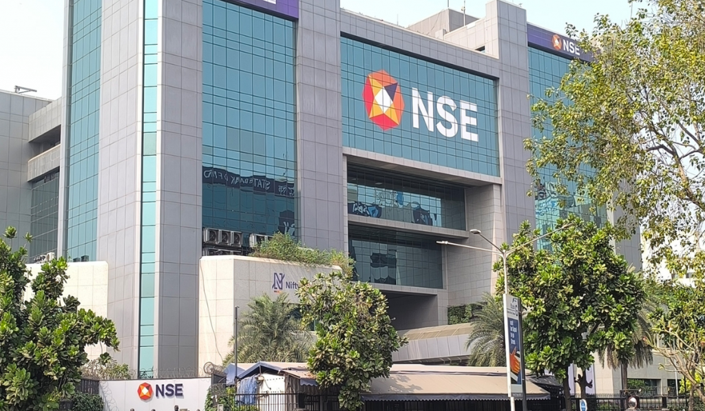 Sensex Gains 400+ Points, Nifty Holds Above 23,360 Amid Lower Crude Prices