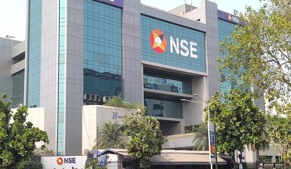 Sensex Gains 400+ Points, Nifty Holds Above 23,360 Amid Lower Crude Prices