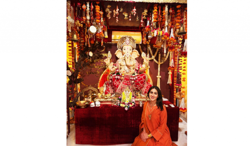Sara Ali Khan Joins Nidhi Dutta’s Family Ganpati Celebrations on Final Day