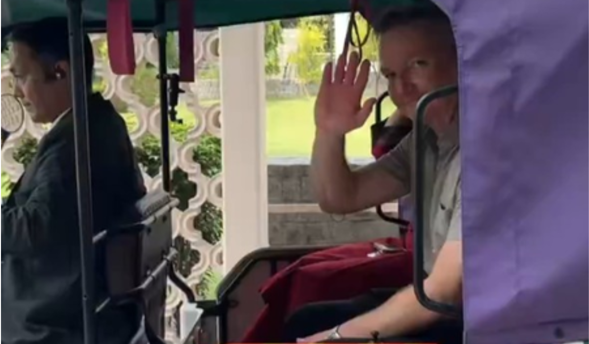 Australia’s Climate Minister Chris Bowen Takes E-Rickshaw Ride in New Delhi