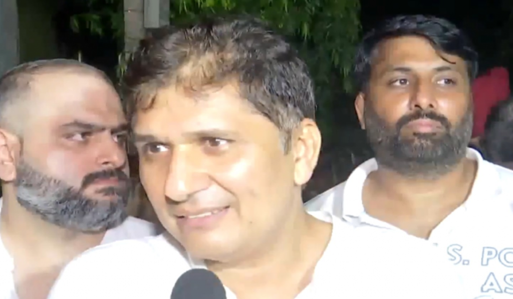 "Two days passed, no FIR registered against Parvesh Verma": Saurabh Bhardwaj on slapping row