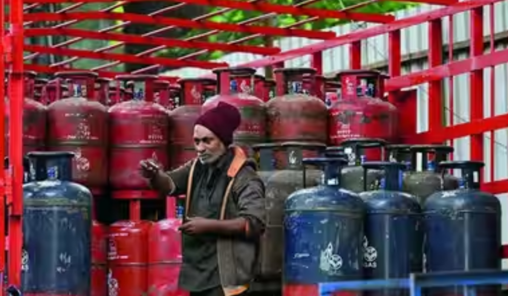 LPG Cylinder Booking Interval Reduced to 25 Days, Union Minister Says