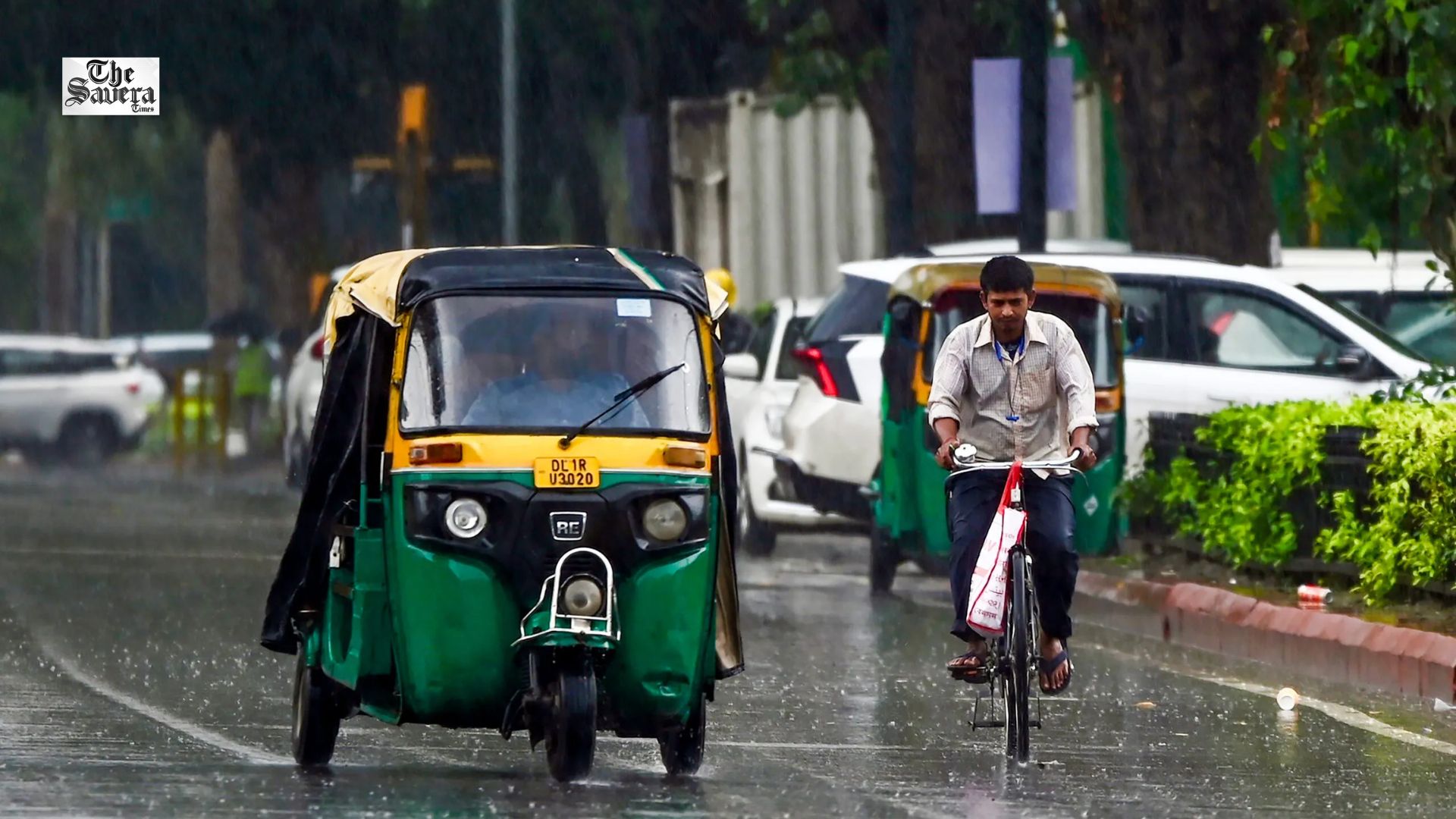 Delhi-NCR Weather: Partly Cloudy Skies, Light Rain Likely; Humidity to Stay High