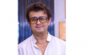 Sonu Nigam issues clarification on video of him reacting to Salman Khan’s singing