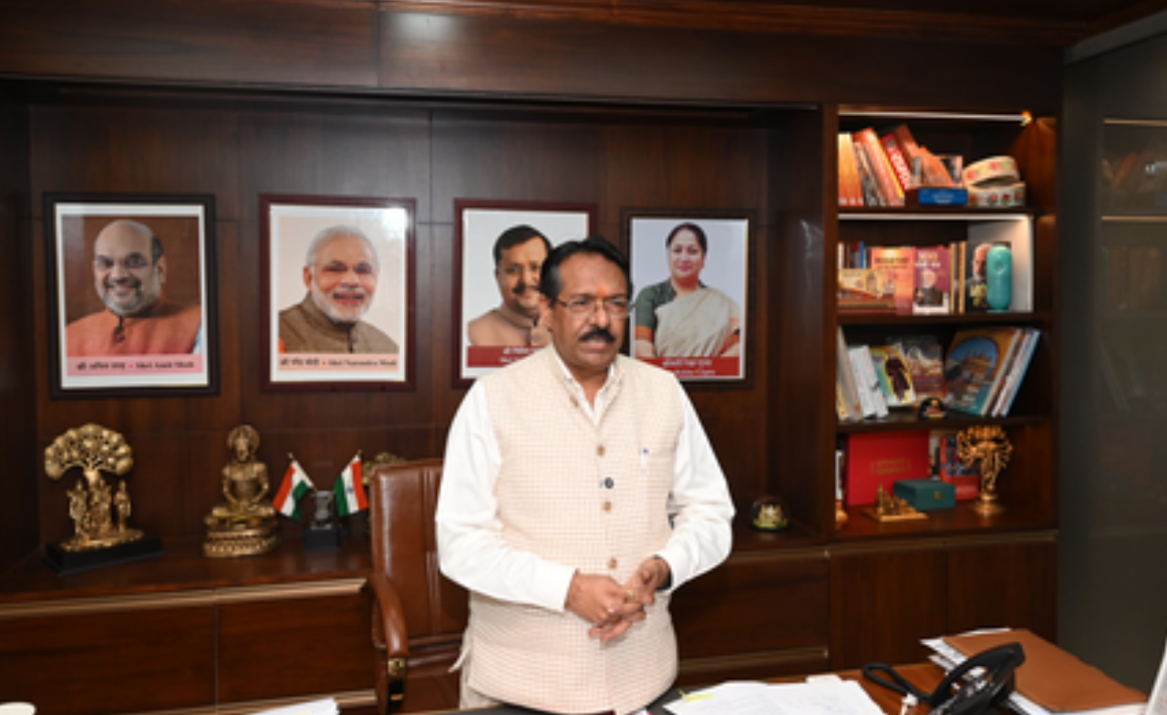 Delhi BJP chief slams AAP lies on SIR notice to Kejriwal