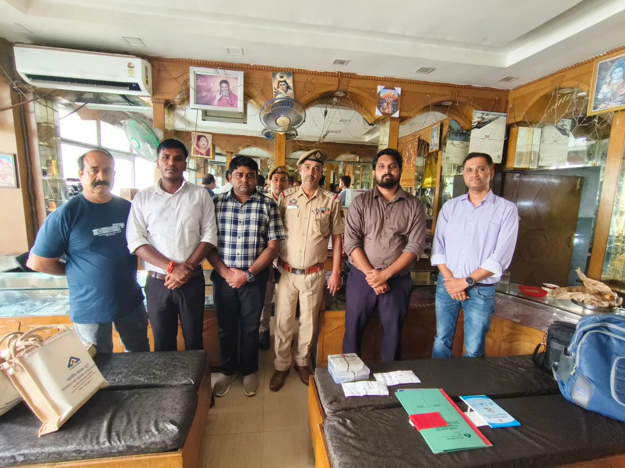 BIS Raids Jewellery Outlet in Kathua, Seizes 53 Gold Articles Over Hallmarking Violations