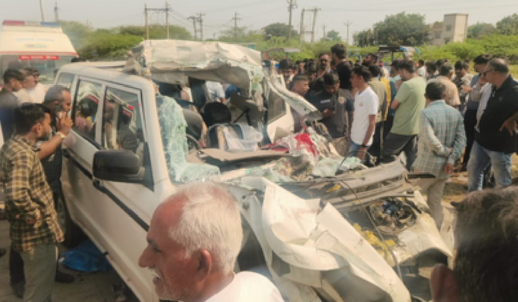 Seven killed as SUV rams into parked trailer in Gujarat’s Bhavnagar