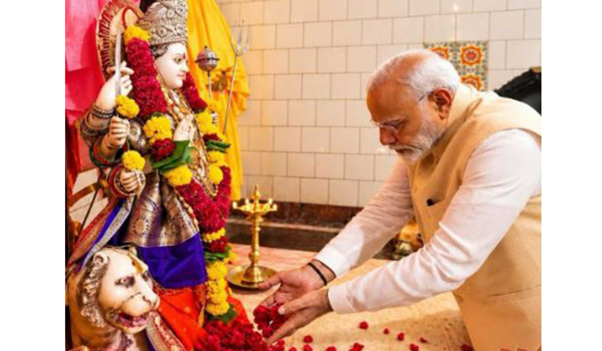 PM Modi Greets Nation on Navratri as Devotees Flock to Temples Across India