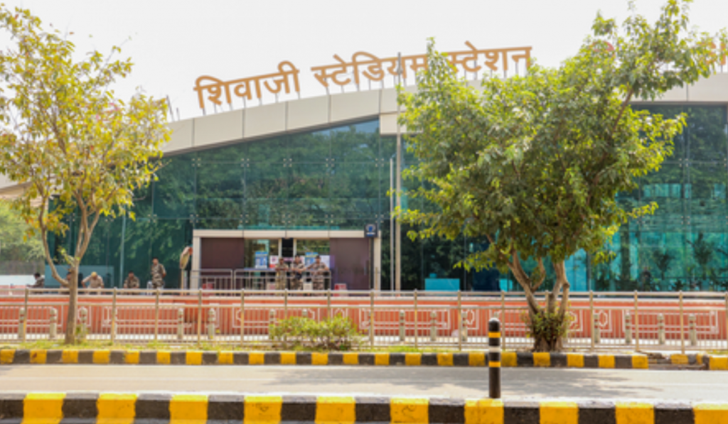 Delhi: Entry and exit gates of all metro stations reopen