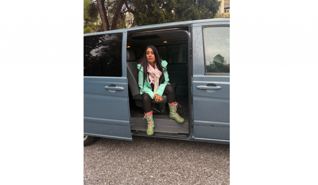 Kashmera Shah begins her second directorial venture, says she's proud to see her dream come true