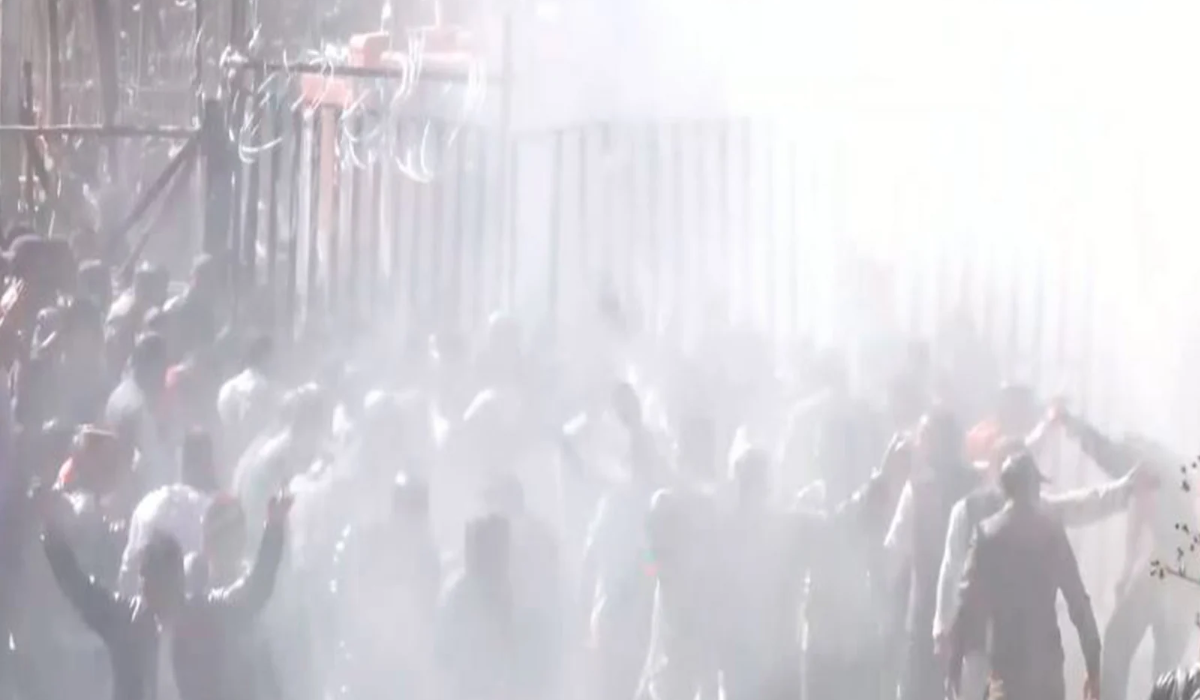 Uttarakhand: Police used water cannons on Congress workers planning to surround the Assembly