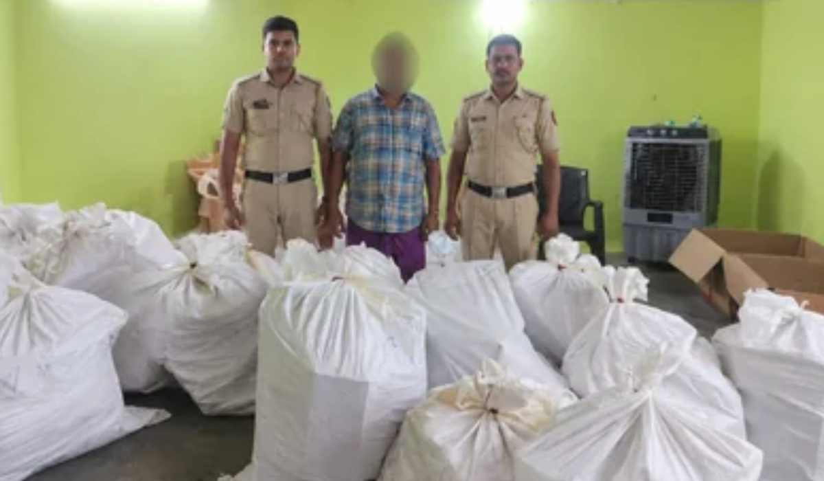 Delhi Police seize over 1,073 kg of firecrackers; register 10 FIRs
