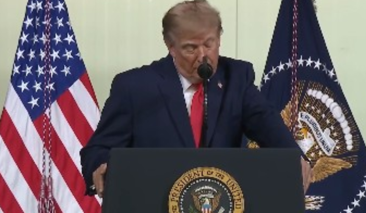 Trump leaves door open to aides’ pardons