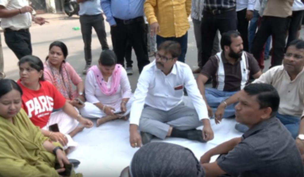 Lawyers protest against demolition of chambers in Lucknow