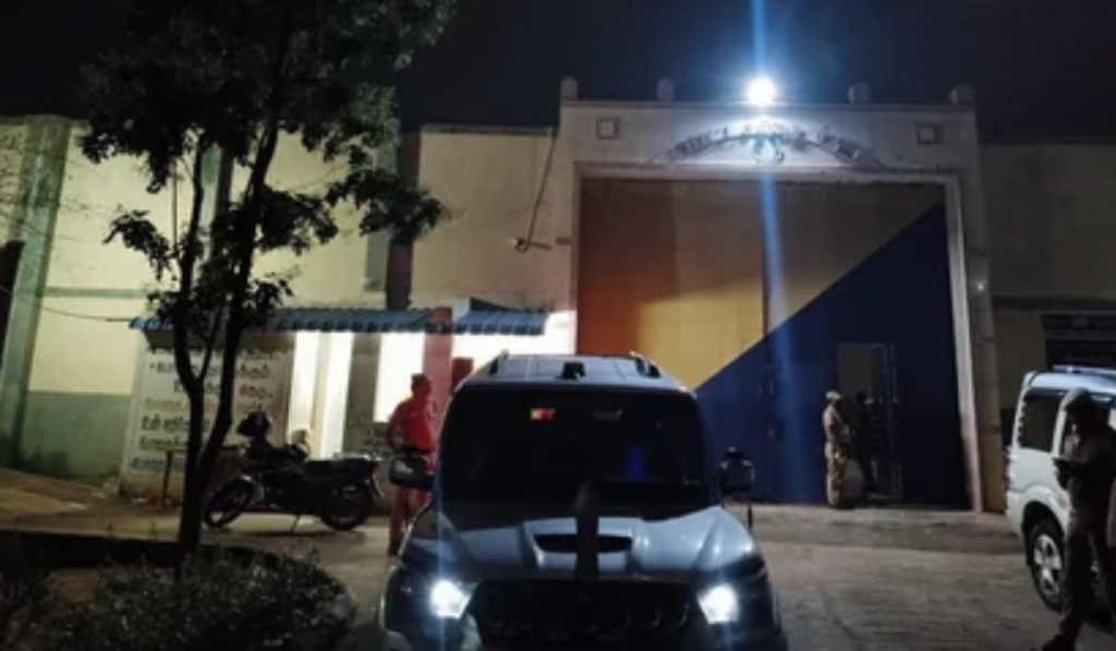 17 Prisoners Escape from Tamil Nadu Jail After Attacking Guards; 4 Recaptured, Search Underway