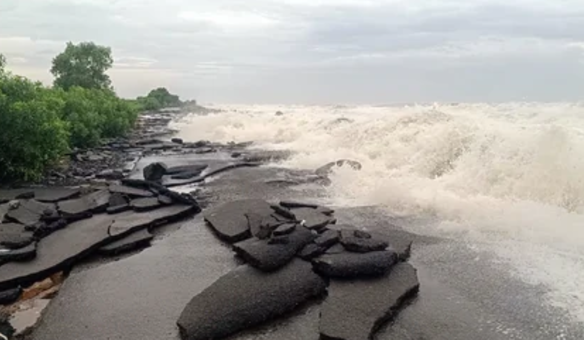 Cyclone Arnab Makes Landfall in Andhra Pradesh, Winds Gust Up to 135 Kmph