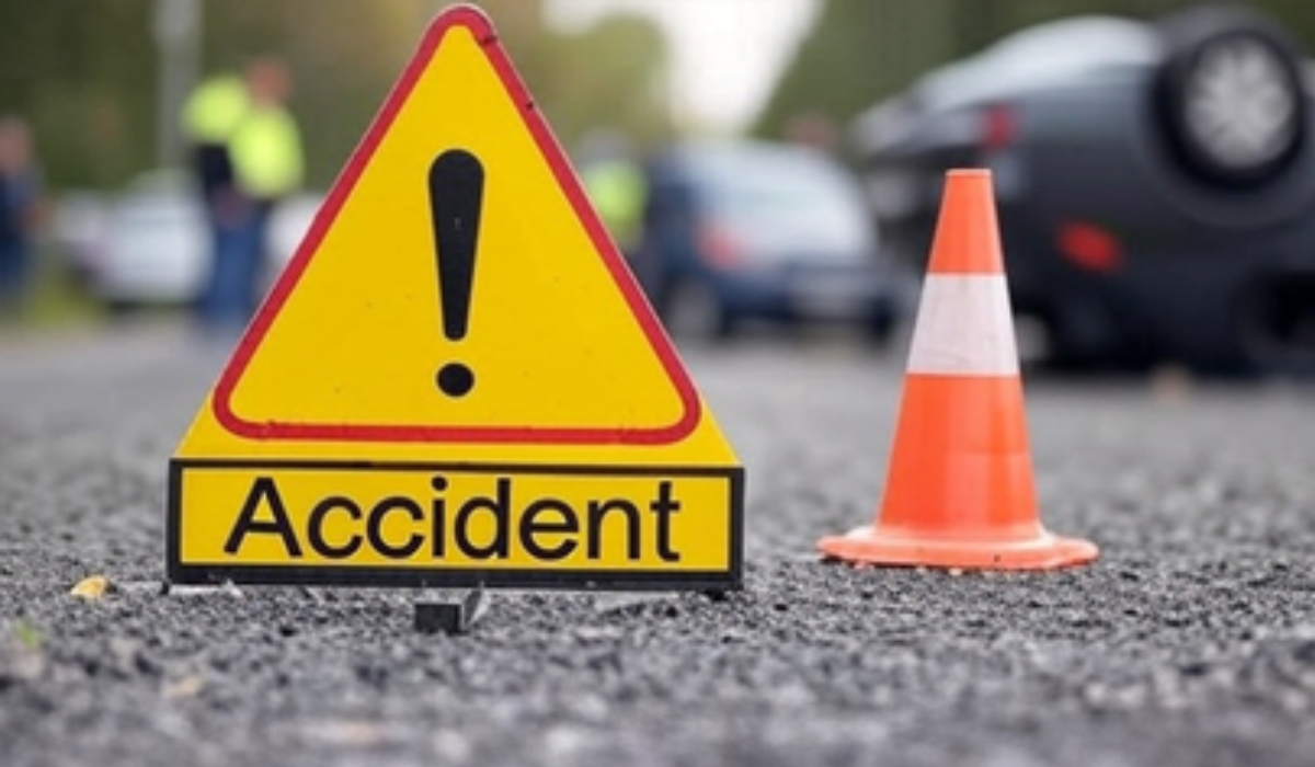 Seven killed as truck collides with workers’ vehicle in Kutch