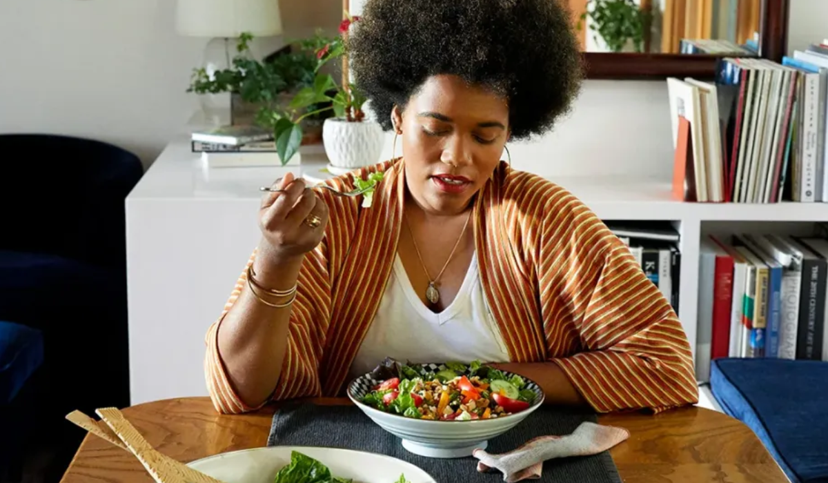 Slow Eating Aids Weight Loss