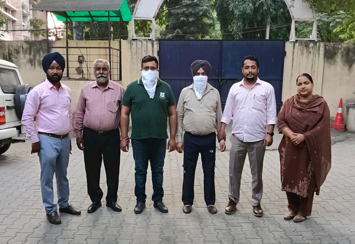 Vigilance Bureau nabs Patwari & his Agent red handed accepting bribe of Rs 4,000/-